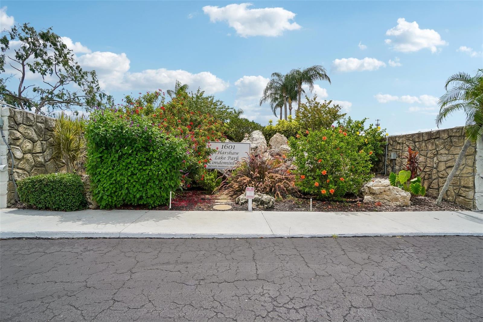 HARSHAW LAKE PARK CONDO - Residential