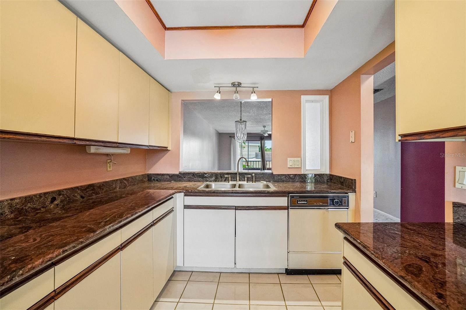 HARSHAW LAKE PARK CONDO - Residential