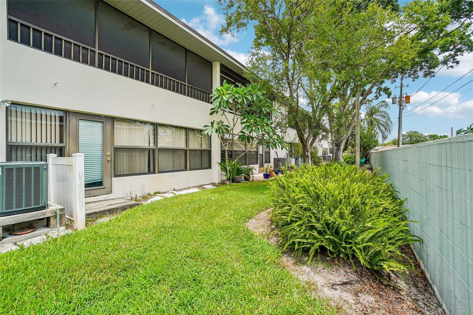 HARSHAW LAKE PARK CONDO - Residential