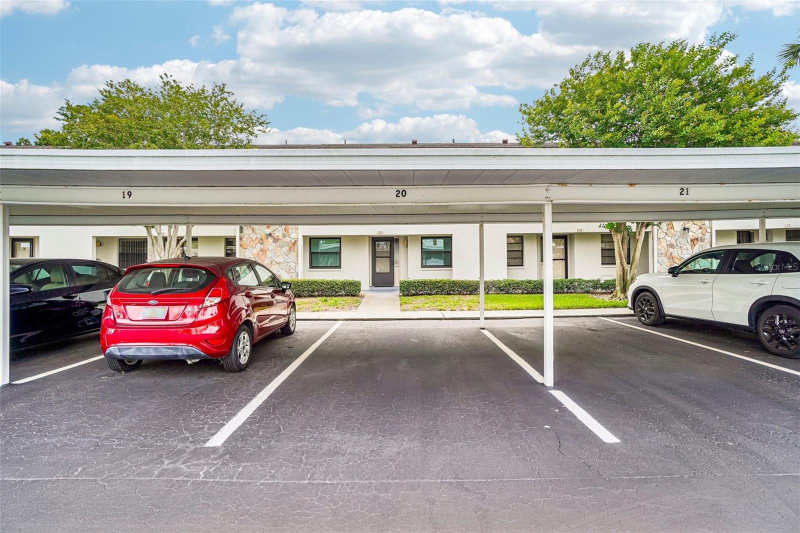 HARSHAW LAKE PARK CONDO - Residential