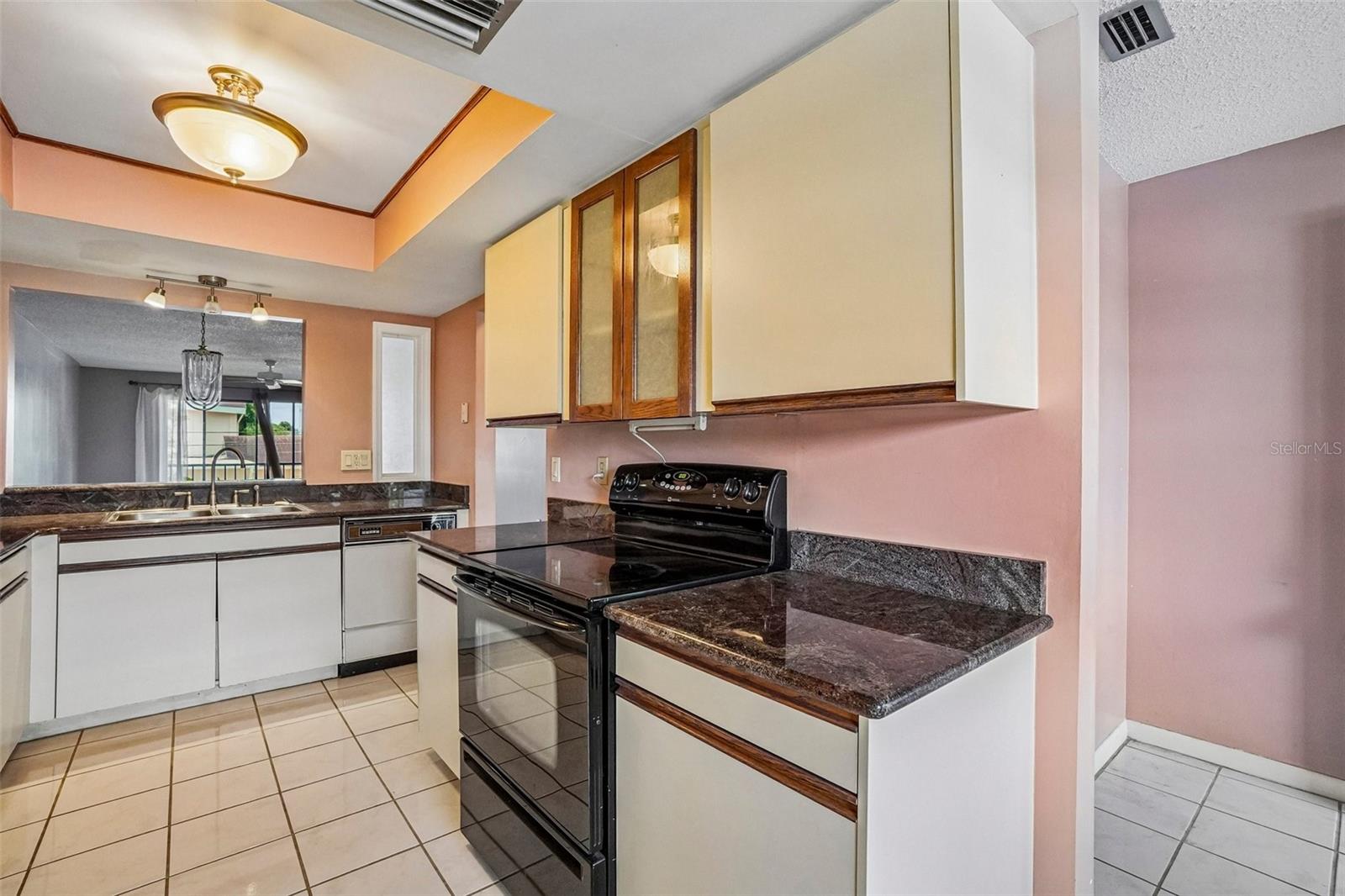 HARSHAW LAKE PARK CONDO - Residential