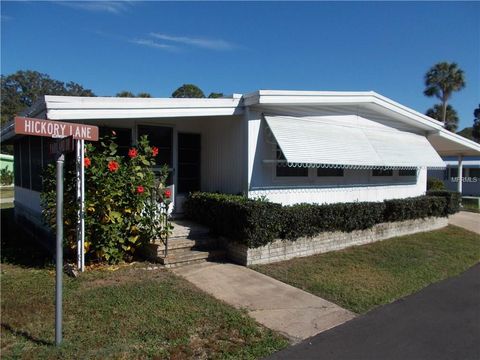 A home in EUSTIS