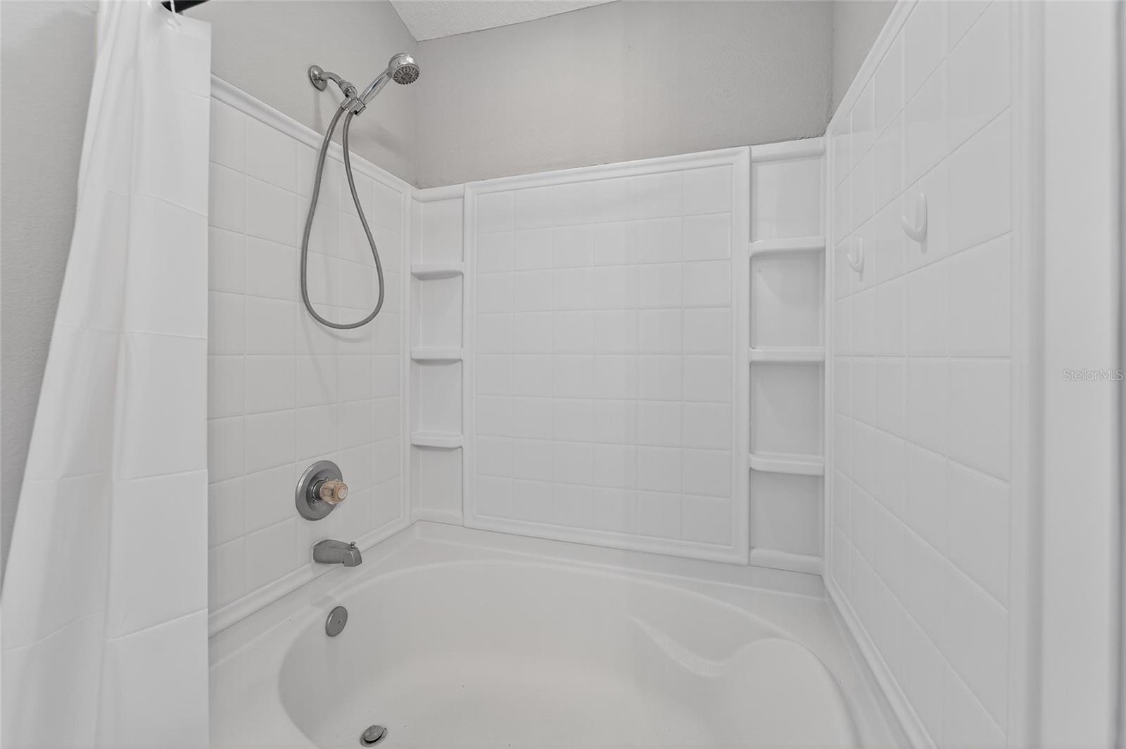 FISHHAWK RANCH PH 02 TR 12B - Residential