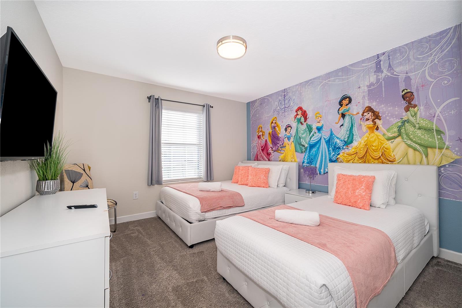 STOREY LAKE PH 3 - Residential