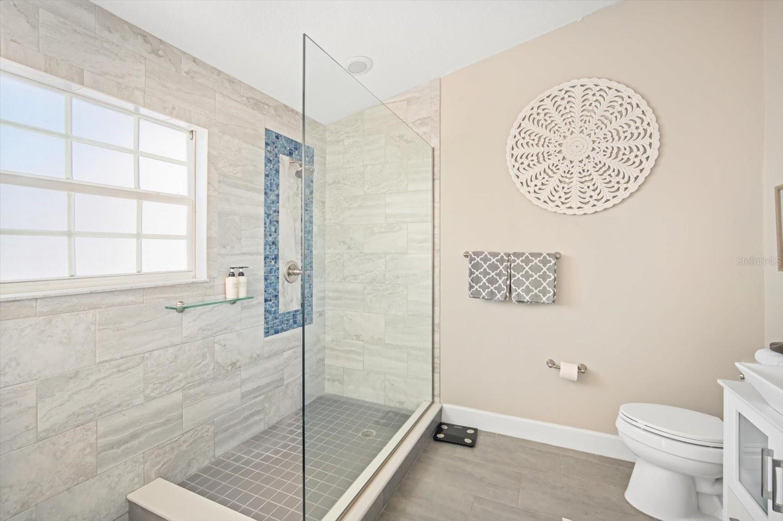 TIDES VILLAGE - CONCOURSE - Residential