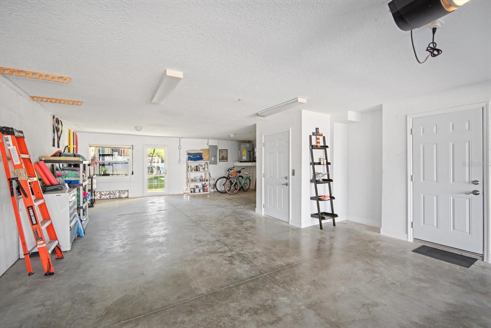 TIDES VILLAGE - CONCOURSE - Residential