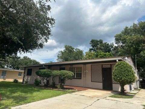 Photo of 707 S Thacker Avenue, Kissimmee, FL 34741 (MLS # S5133584)