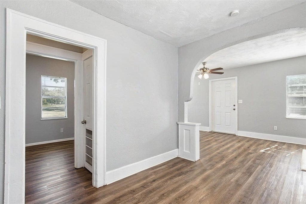 Photo of 3521 21st Avenue S, St Petersburg, FL 33711 (MLS # O6452444)