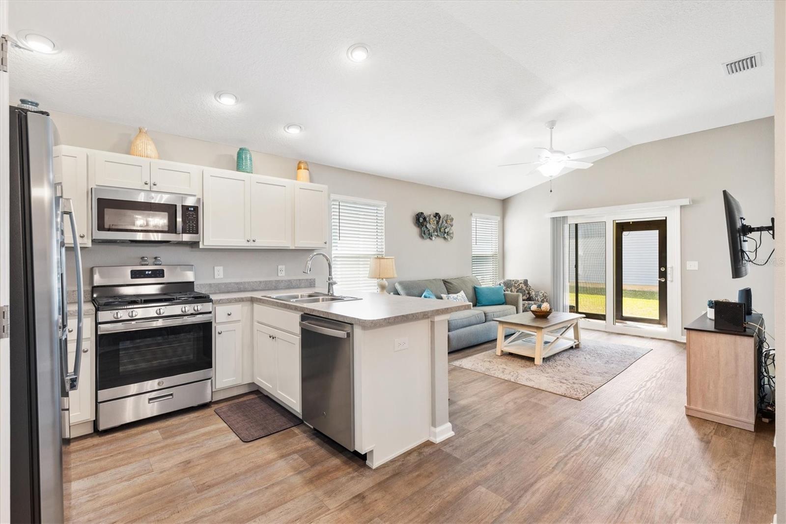 3948 MUNFORD TERRACE