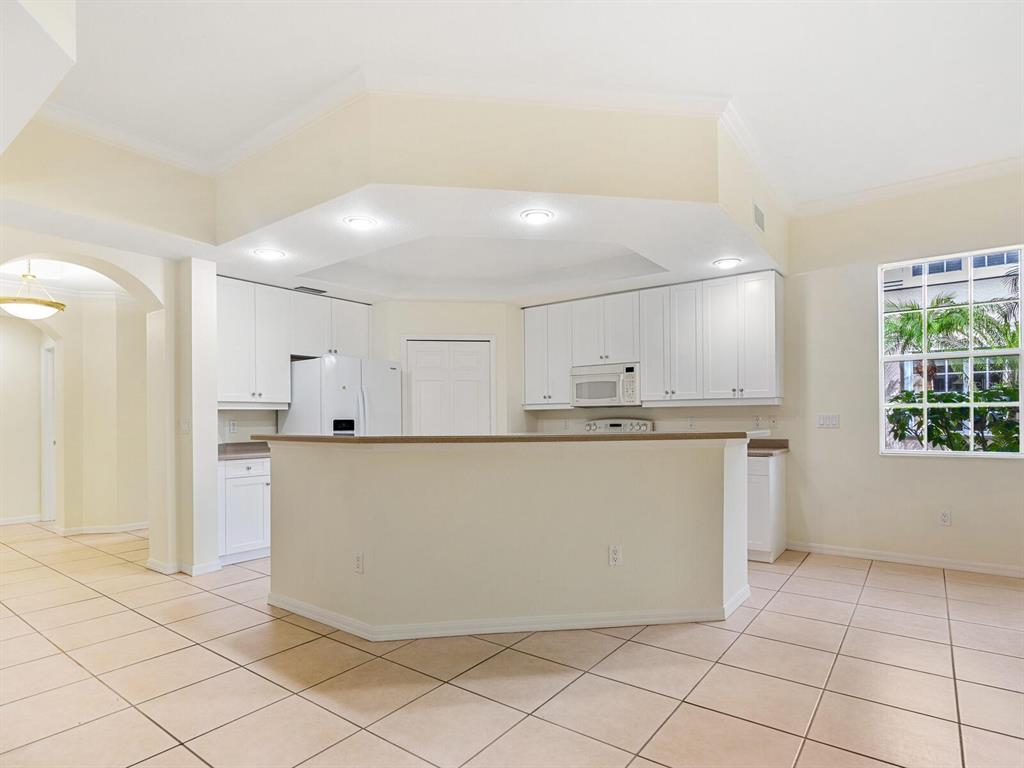 THE VILLAS AT VENICE - Residential