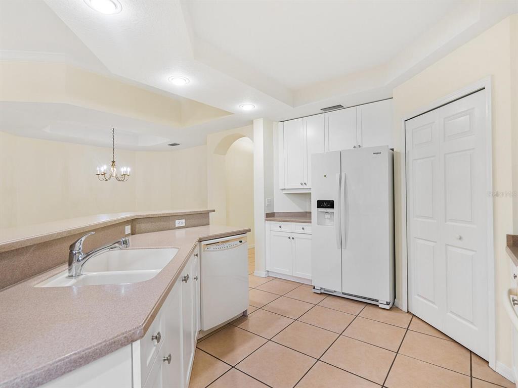 THE VILLAS AT VENICE - Residential