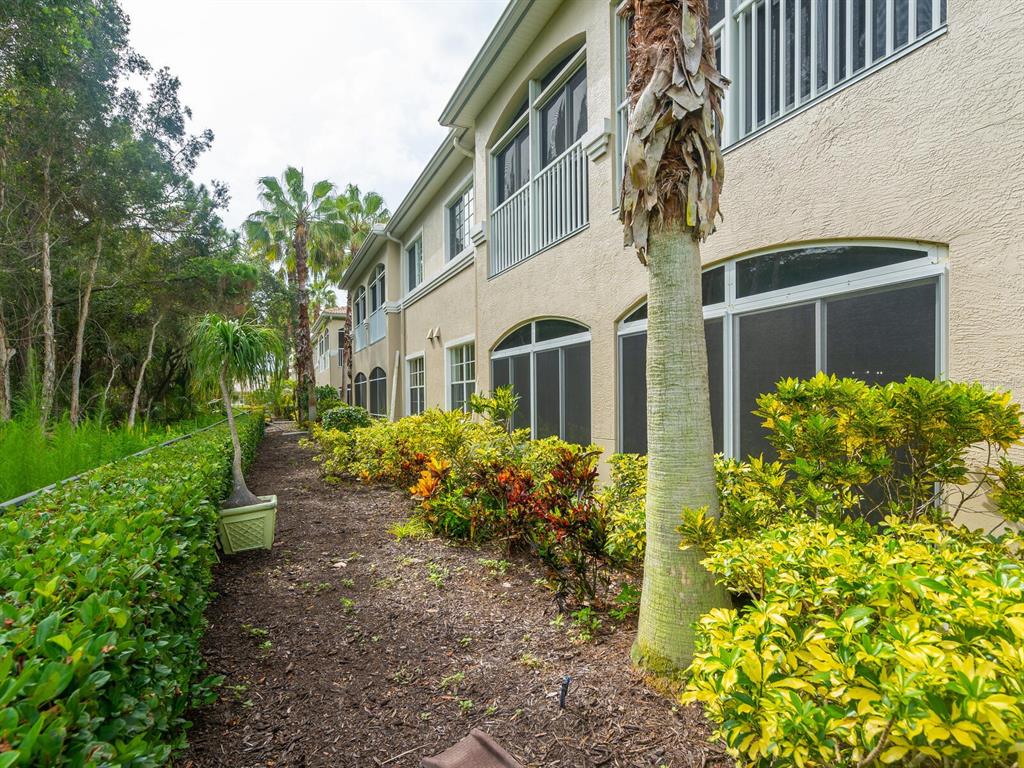 THE VILLAS AT VENICE - Residential