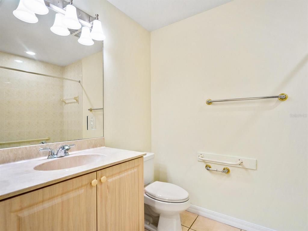 THE VILLAS AT VENICE - Residential