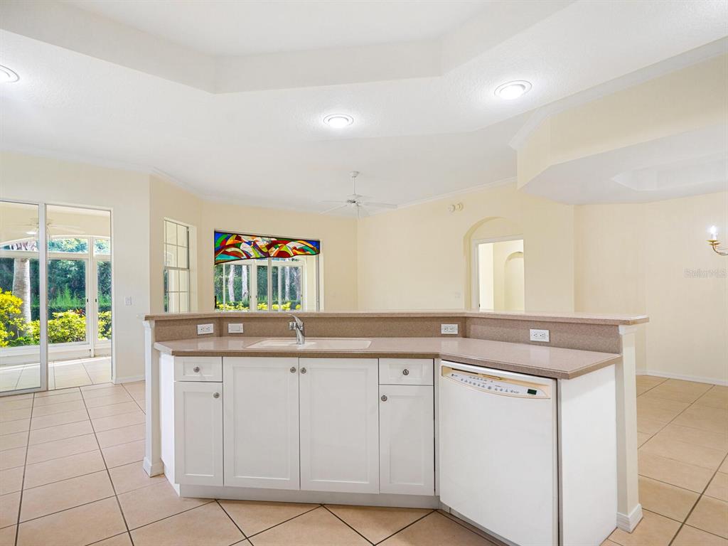 THE VILLAS AT VENICE - Residential