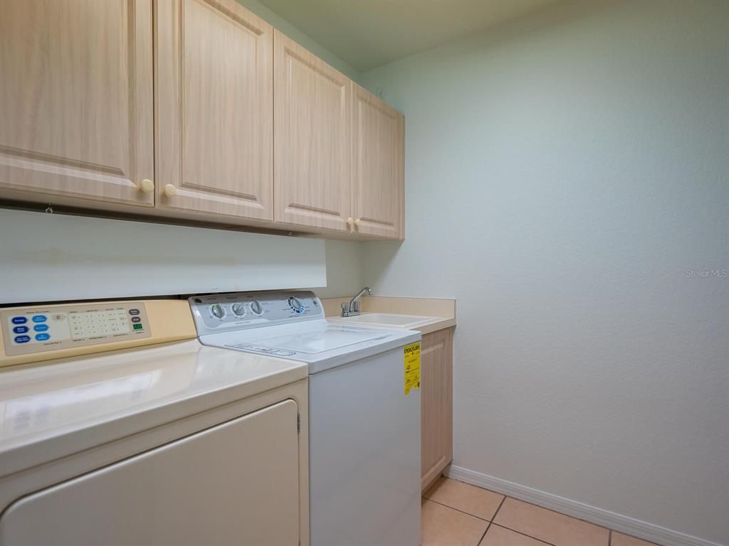 THE VILLAS AT VENICE - Residential