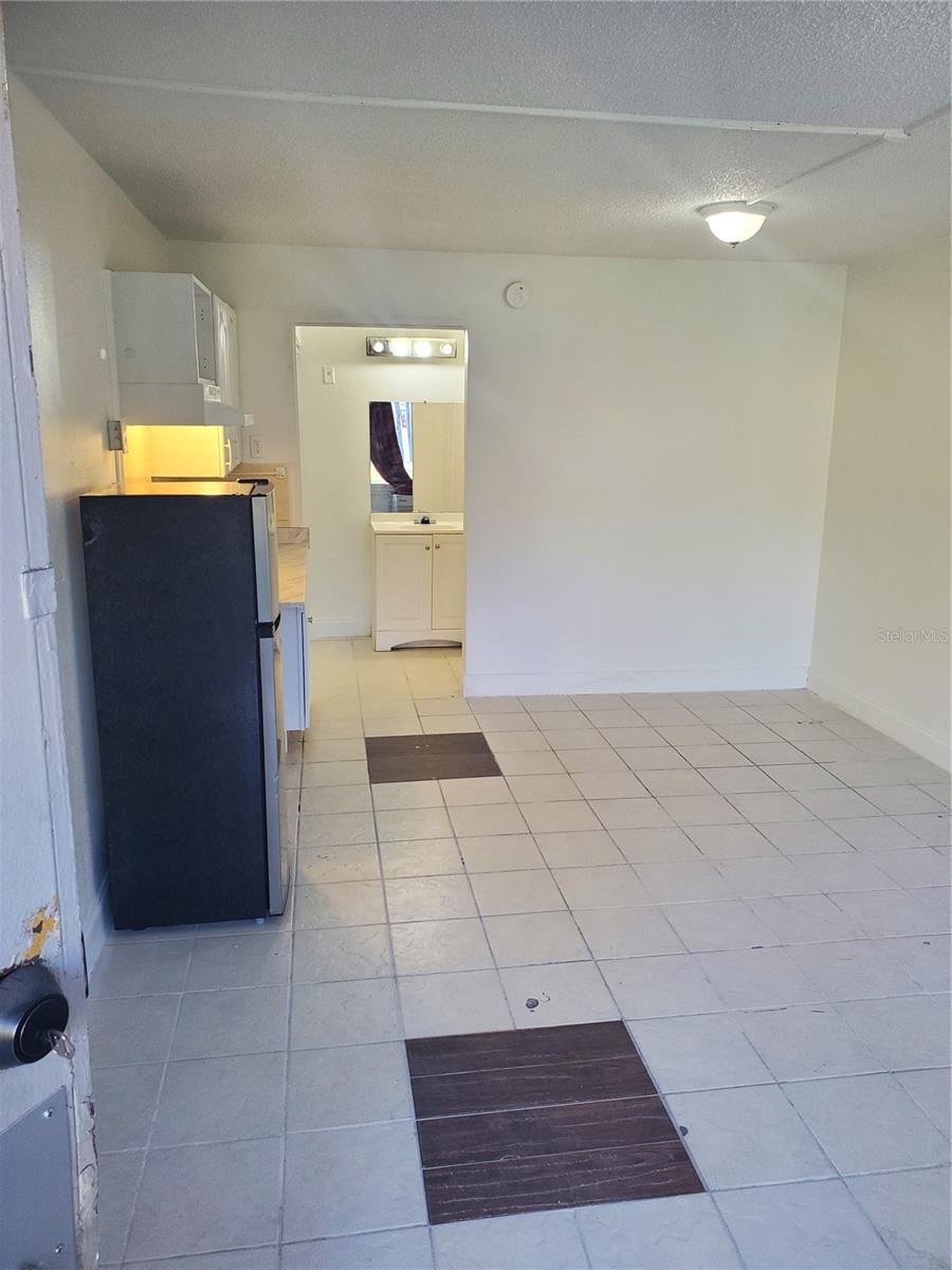 SANDLAKE COURTYARDS CONDO 5901/3515 - Residential