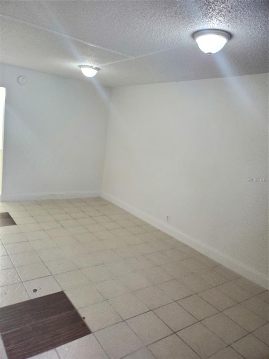 SANDLAKE COURTYARDS CONDO 5901/3515 - Residential