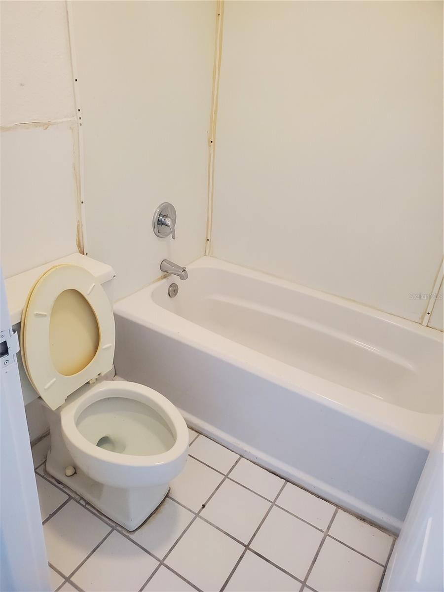 SANDLAKE COURTYARDS CONDO 5901/3515 - Residential