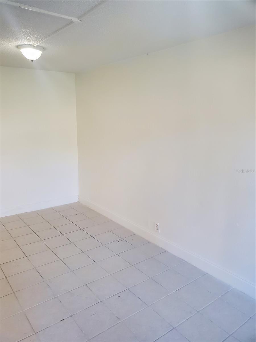 SANDLAKE COURTYARDS CONDO 5901/3515 - Residential