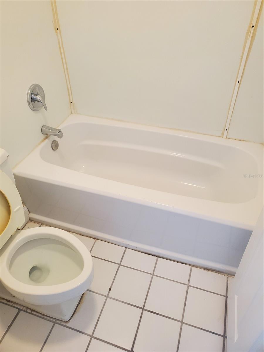 SANDLAKE COURTYARDS CONDO 5901/3515 - Residential