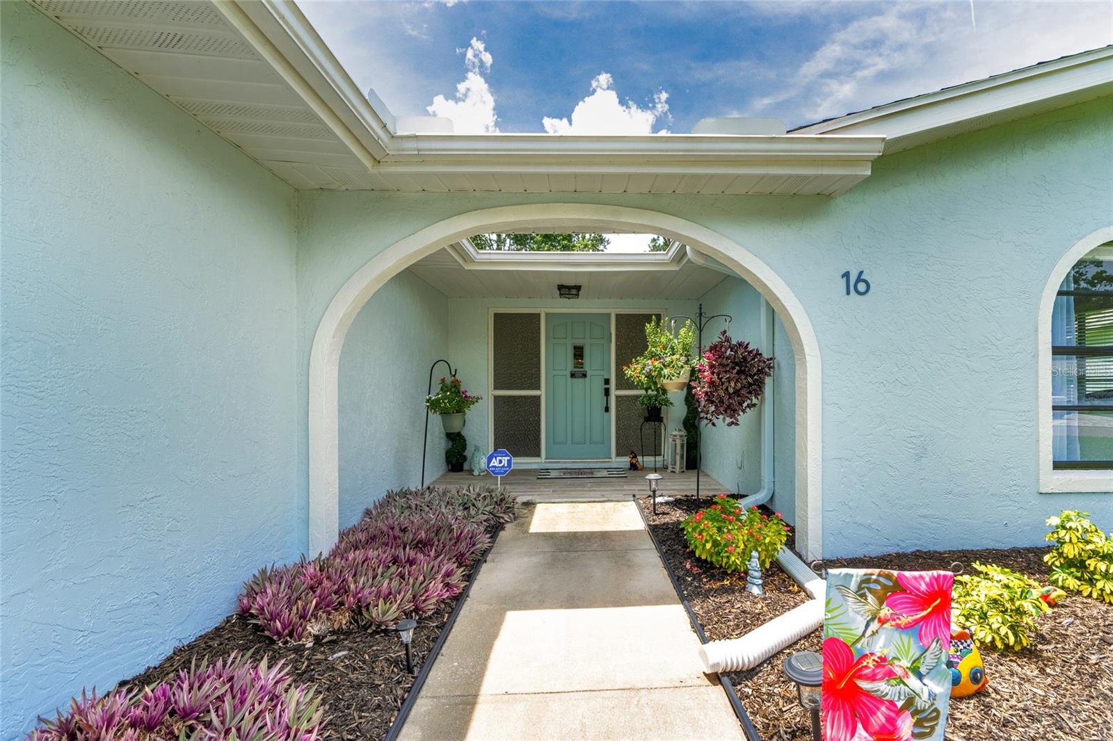 16 COURTNEY PLACE