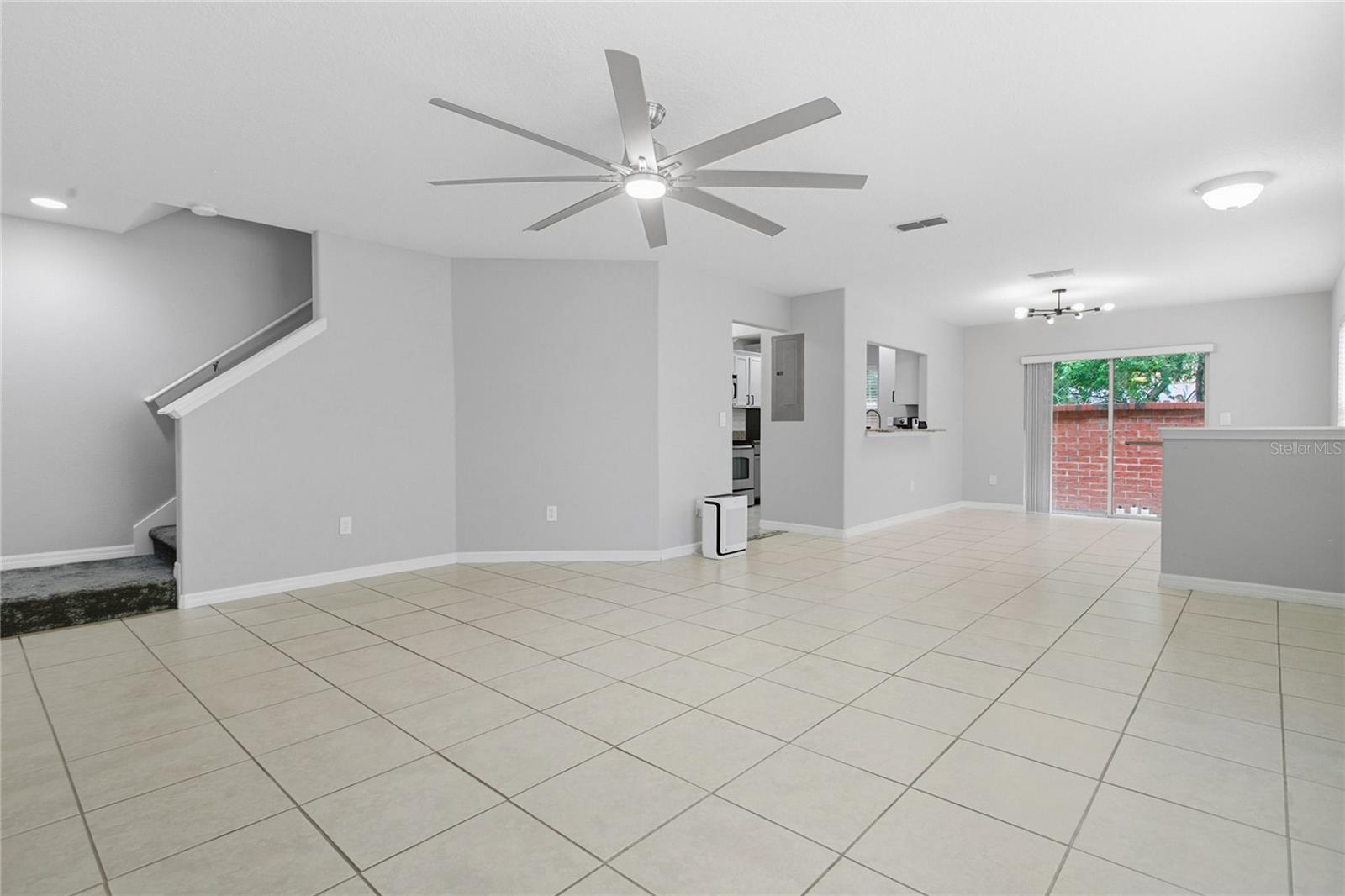 AMBERLEE TWNHMS - Residential
