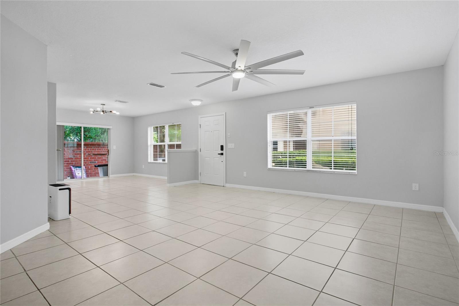 AMBERLEE TWNHMS - Residential