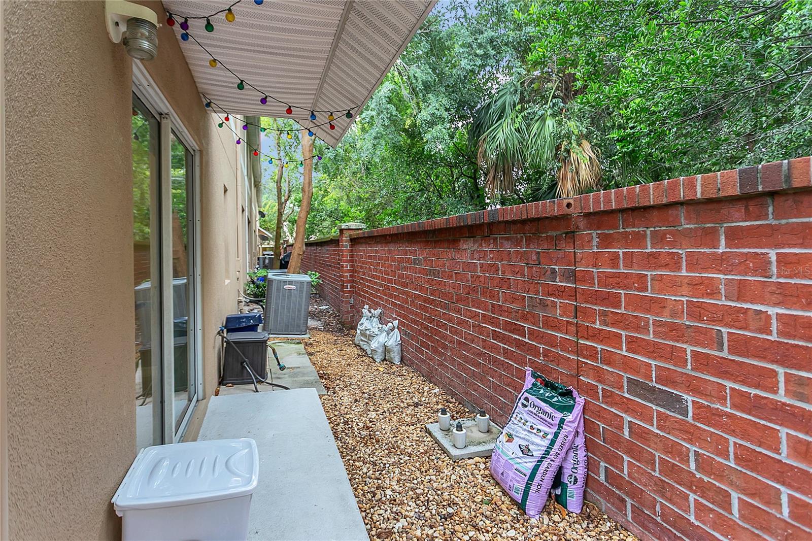 AMBERLEE TWNHMS - Residential