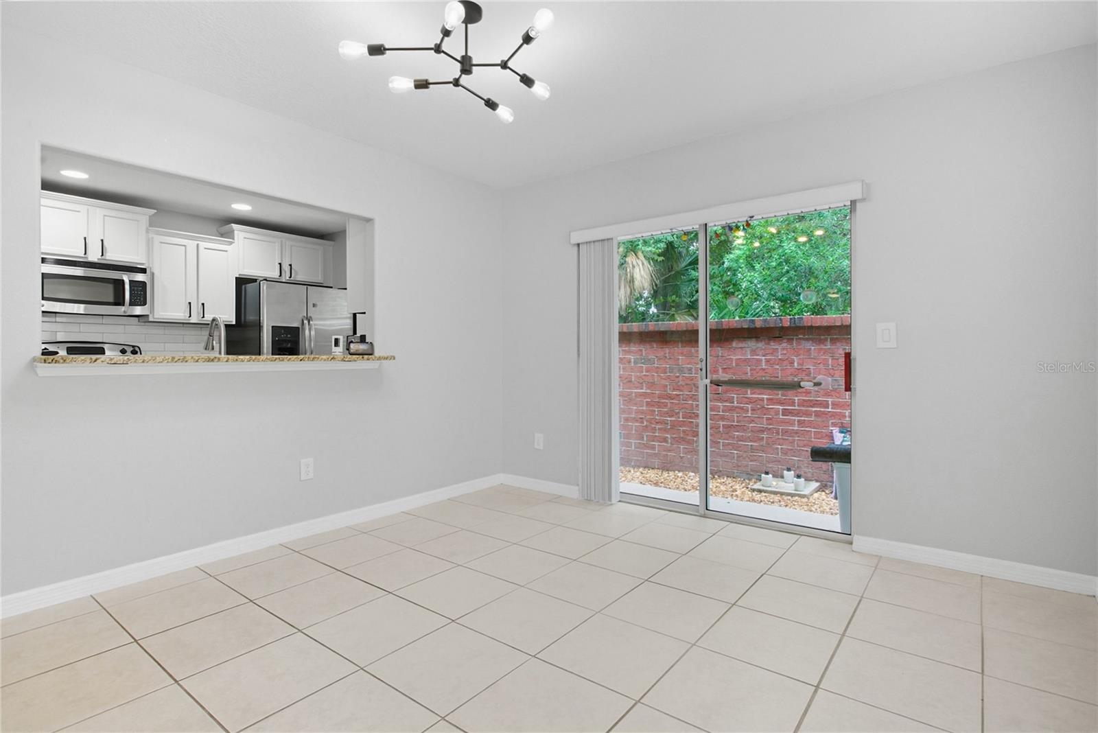 AMBERLEE TWNHMS - Residential