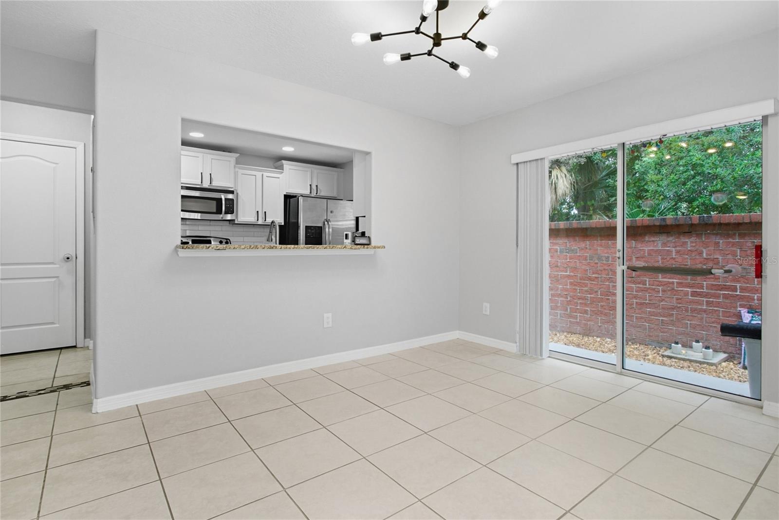 AMBERLEE TWNHMS - Residential