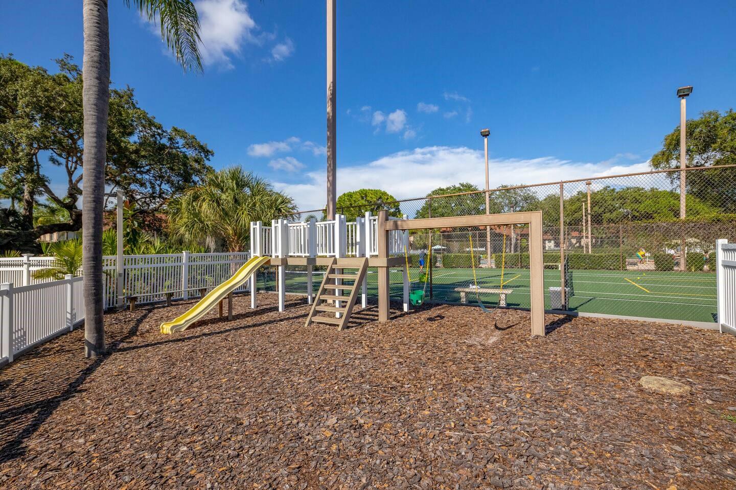 SHOREWALK BATH & TENNIS CLUB 13 - Residential