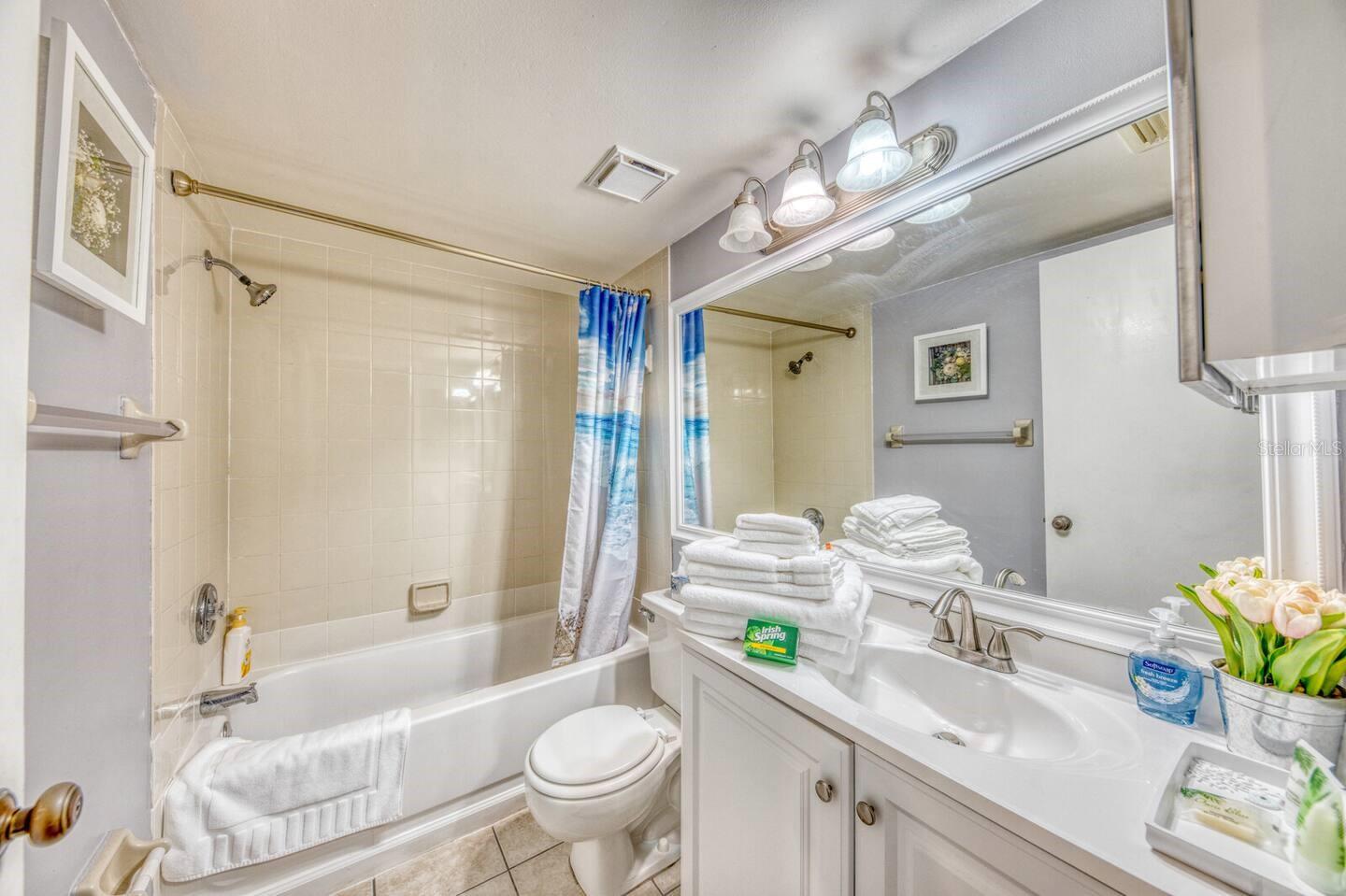 SHOREWALK BATH & TENNIS CLUB 13 - Residential