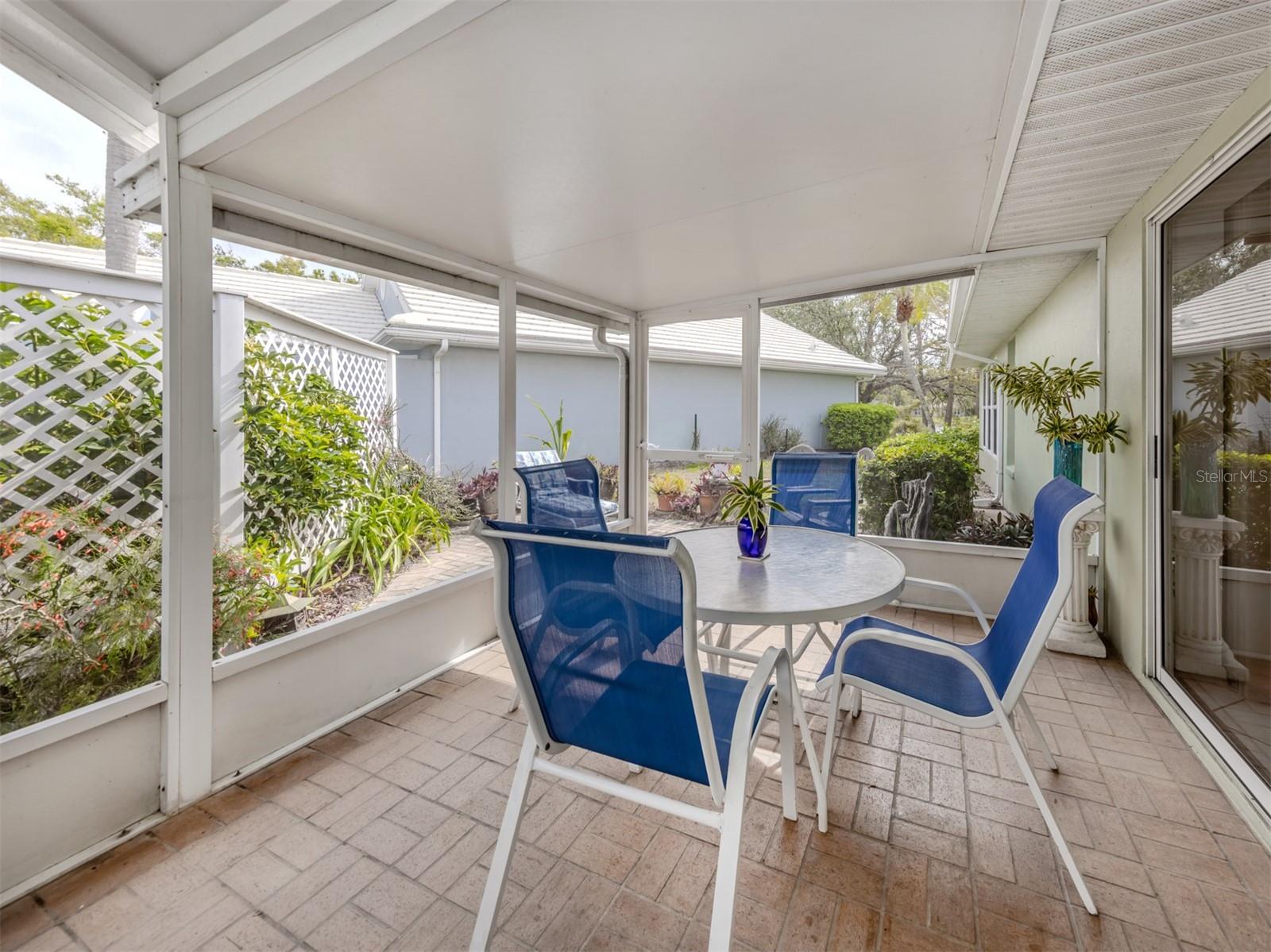 CLUBSIDE VILLAS - Residential