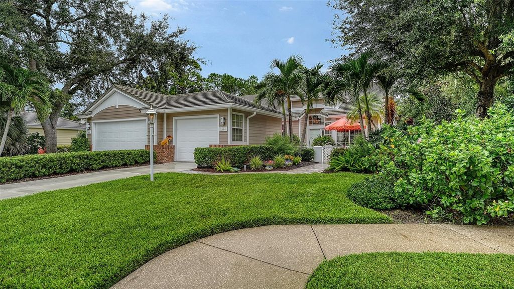 Photo of 7622 Whitebridge Glen, University Park, FL 34201 (MLS # A4664338)