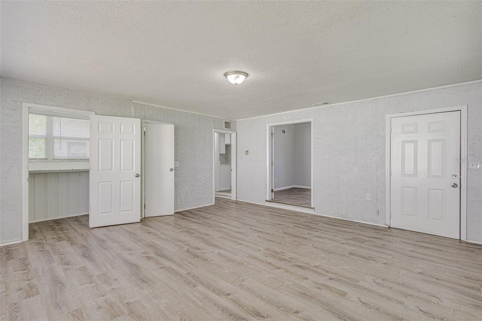 GLENWOOD PARK - Residential Income