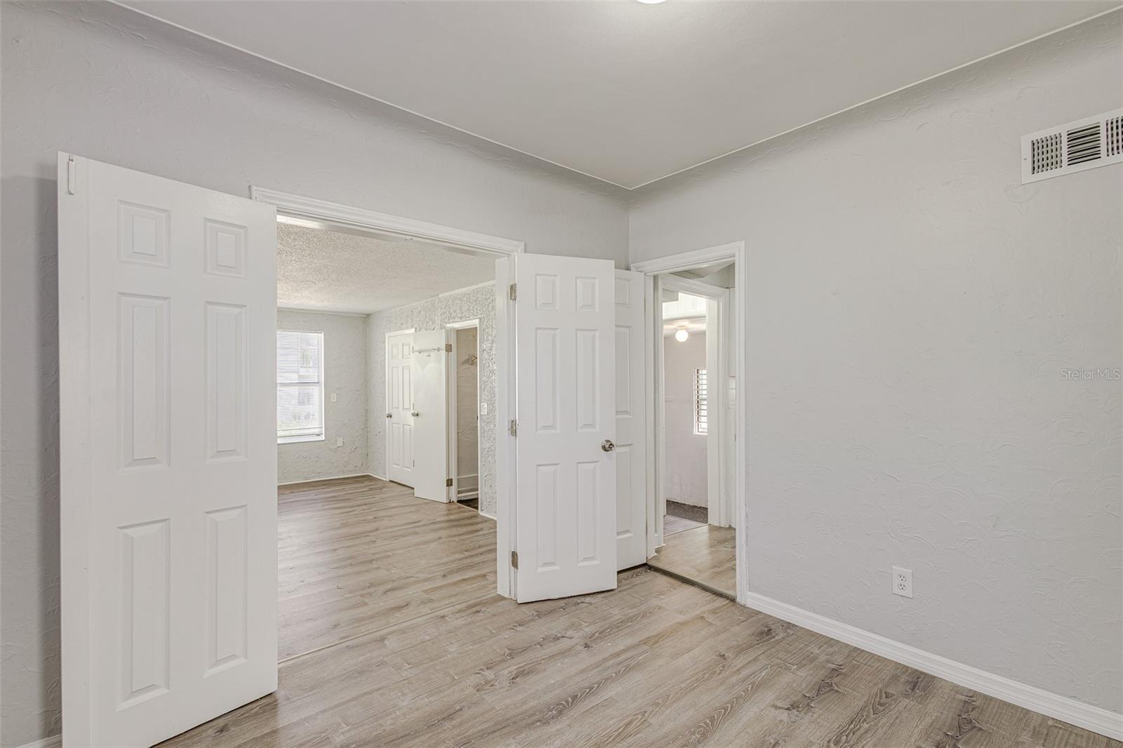 GLENWOOD PARK - Residential Income