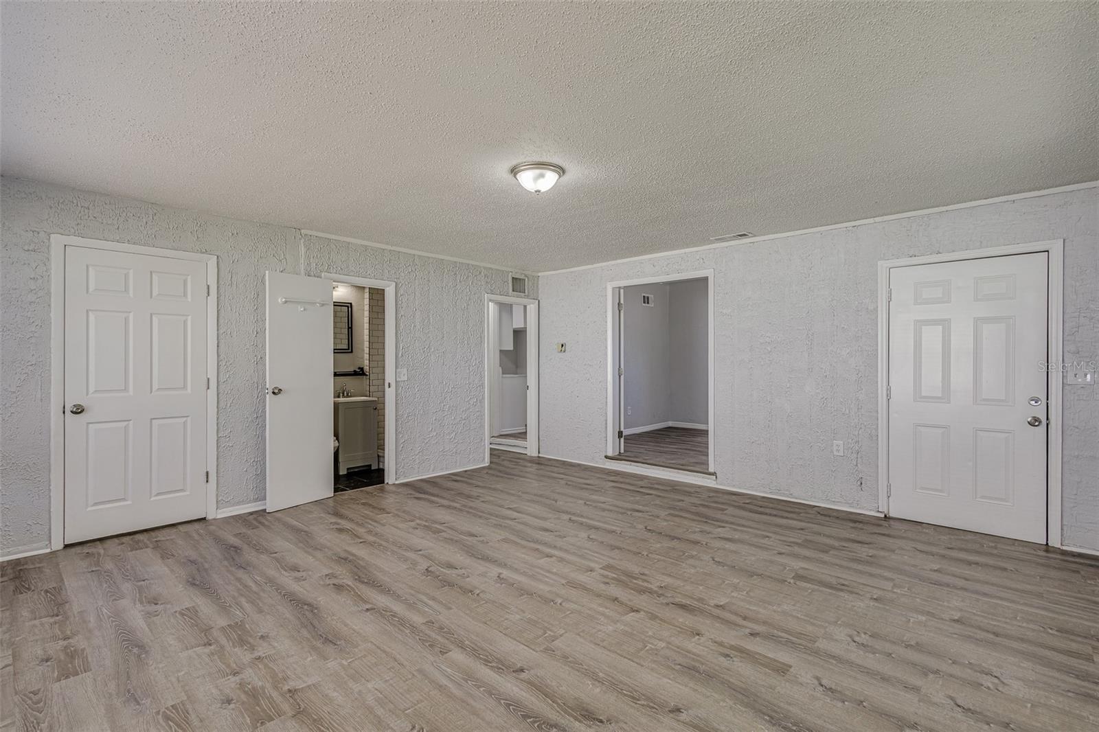 GLENWOOD PARK - Residential Income