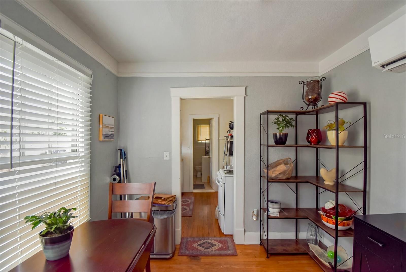 940 BRADSHAW TERRACE