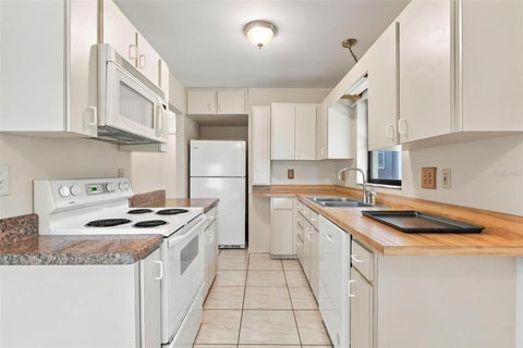 Tiny photo for 10131 SE 170th Lane, Summerfield, FL 34491 (MLS # G5118167)