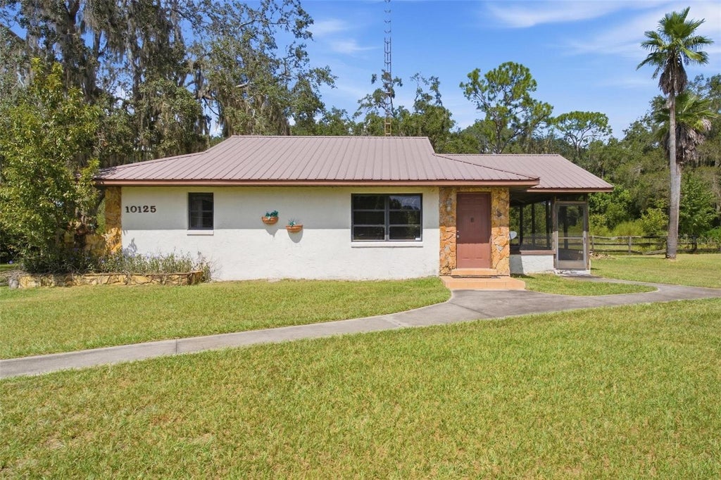 Photo of 10131 SE 170th Lane, Summerfield, FL 34491 (MLS # G5118167)
