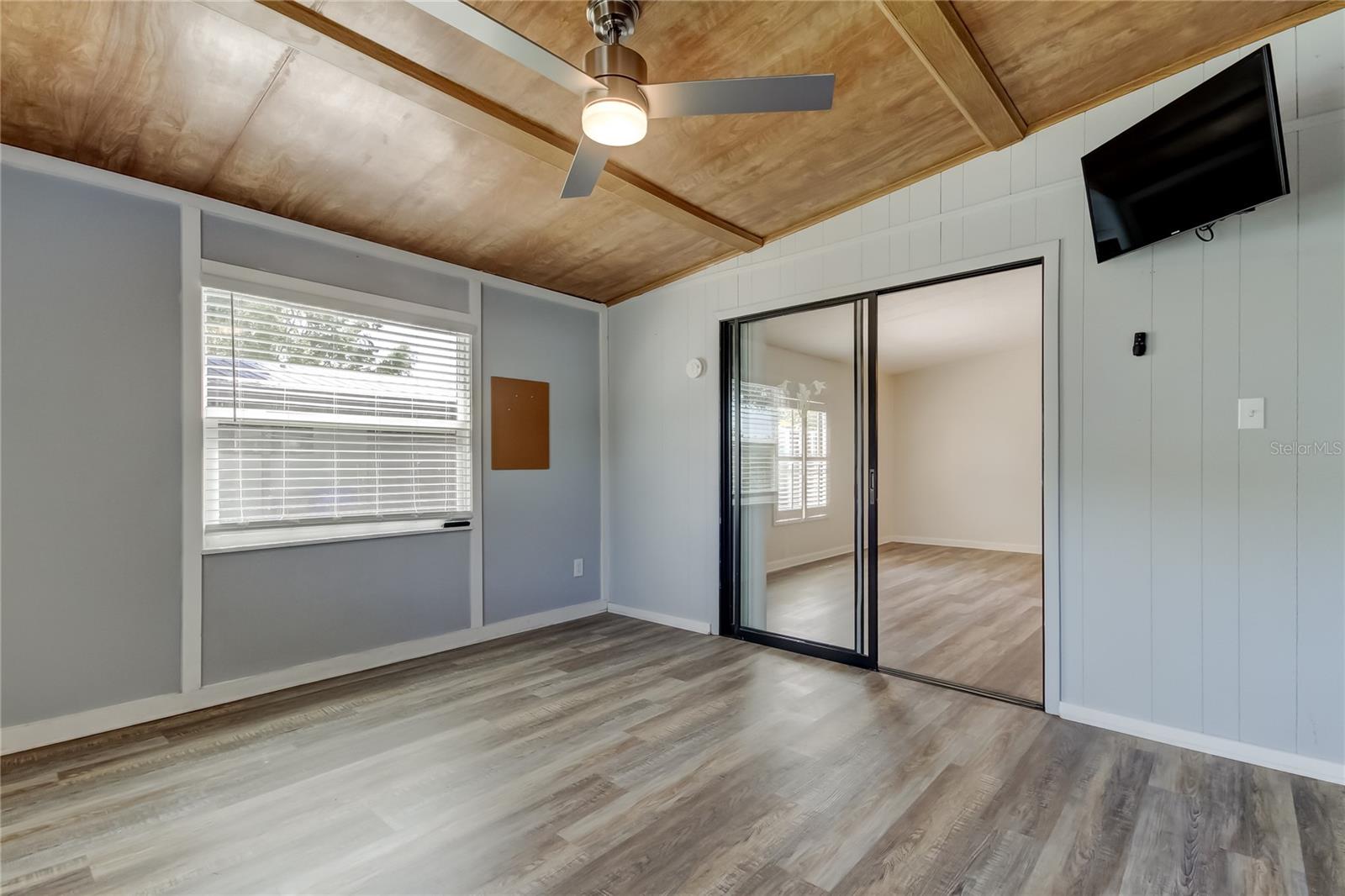 SHELDON WEST MH COMMUNITY - Residential