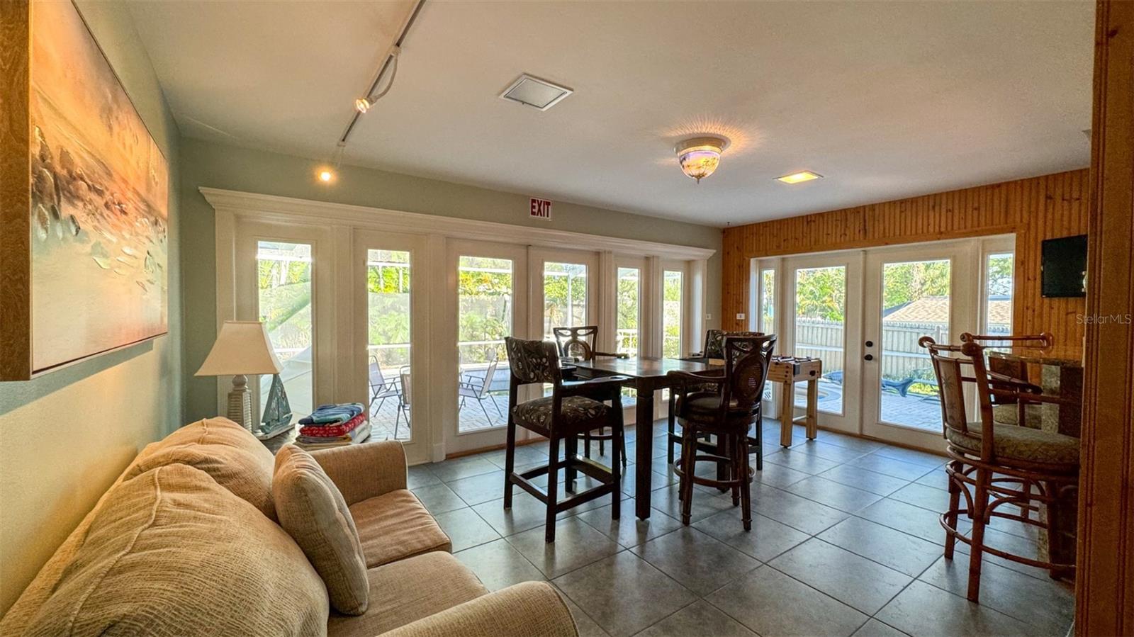 HARBOR HILLS - Residential Lease