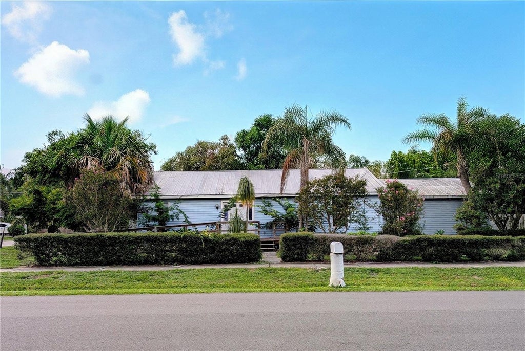 Photo of 2915 W Ballast Point Boulevard, Tampa, FL 33611 (MLS # TB8550229)