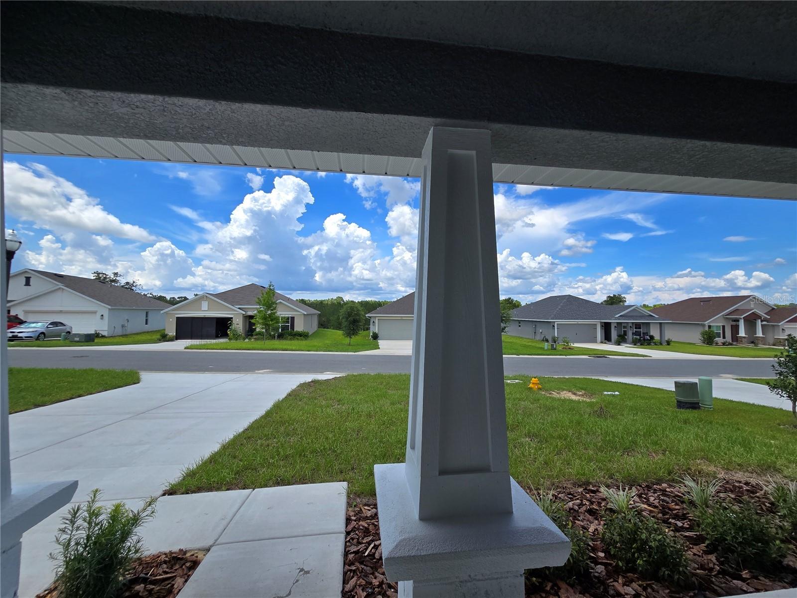 336 W TWISTED OAKS DRIVE
