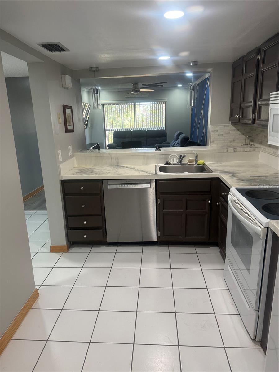 ROSEMONT GREEN CONDO PH 07-09 - Residential