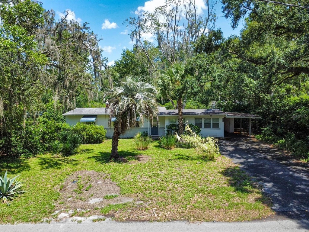 Photo of 1815 NE 7th Street, Gainesville, FL 32609 (MLS # GC543052)