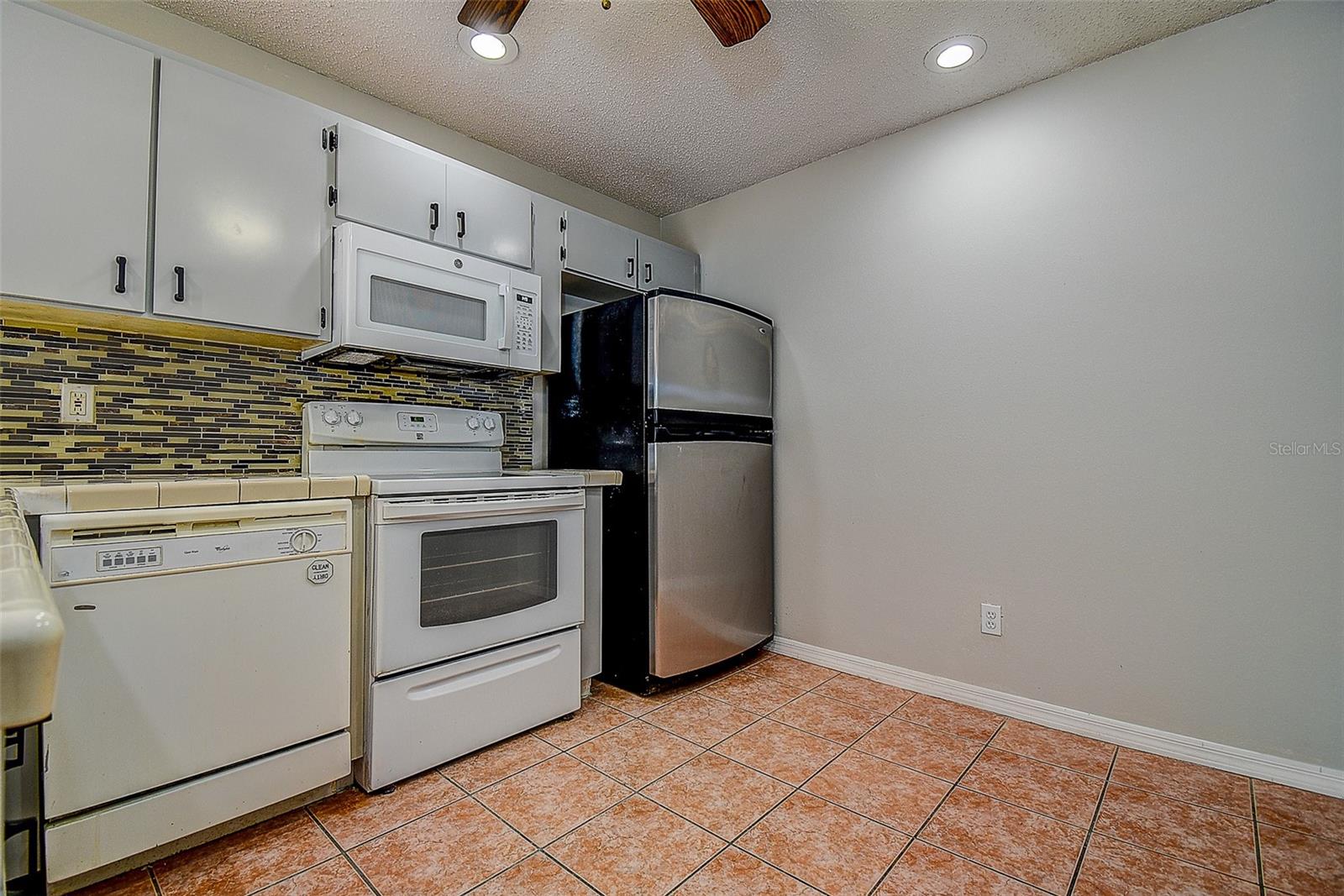 LAKE PADGETT EAST ISLAND EST - Residential