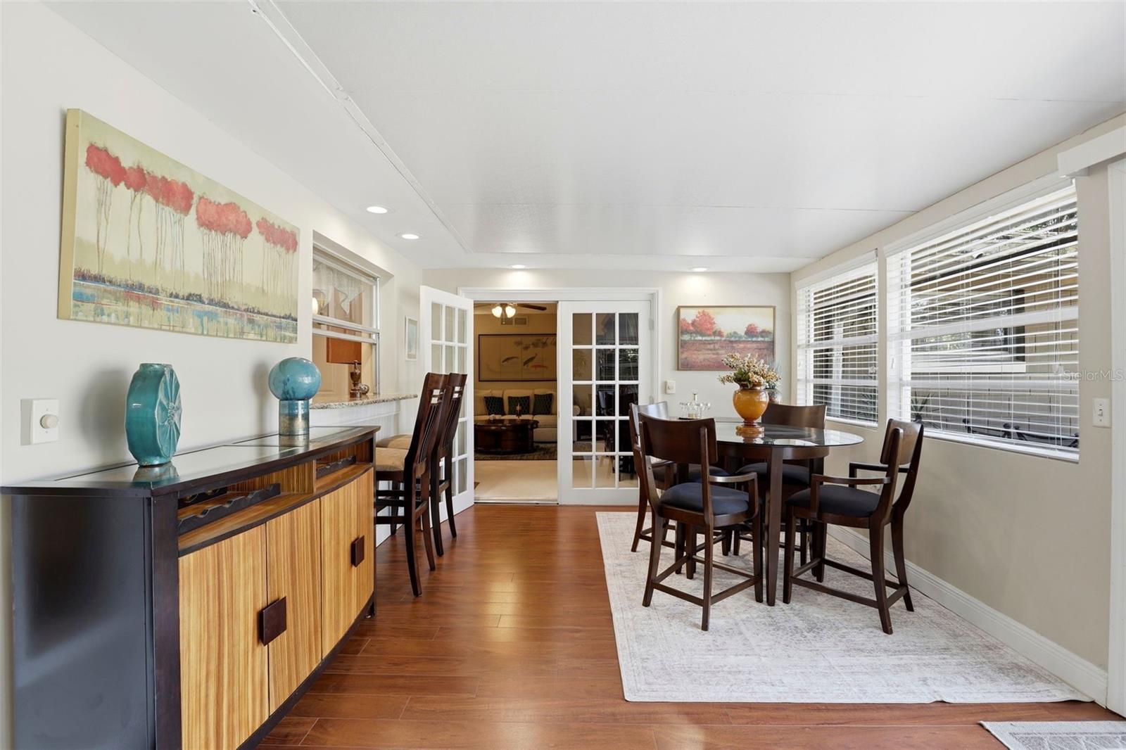 PRIMA VISTA - Residential