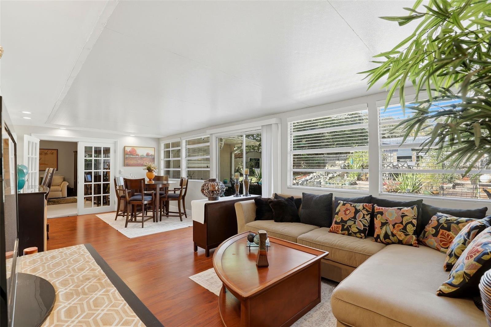 PRIMA VISTA - Residential