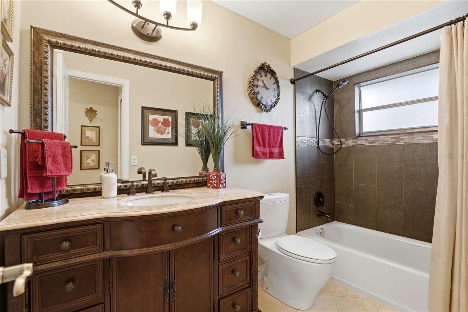 PRIMA VISTA - Residential